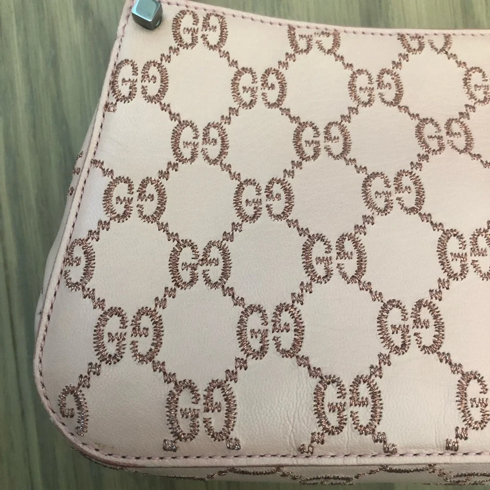 Vintage Gucci pink leather monogram shoulder bag - Picture 2 of 9